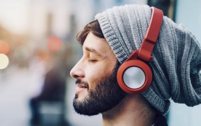 VEM LYSSNAR DU TILL?