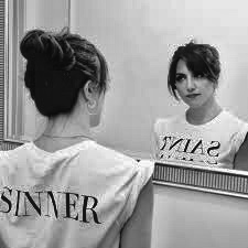 DEN SKAVANDE SKEVHETEN